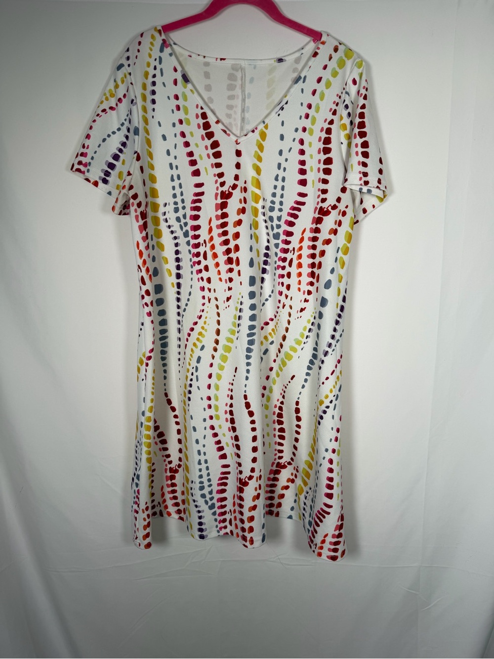 White V-Neck‎ Shift Dress with Multicolor Dot Waves